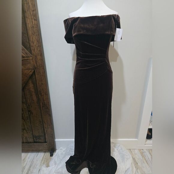 Xscape "Lori" Off The Shoulder Long Ruched Velvet Dress NWT size 6 Brown - Picture 3 of 5